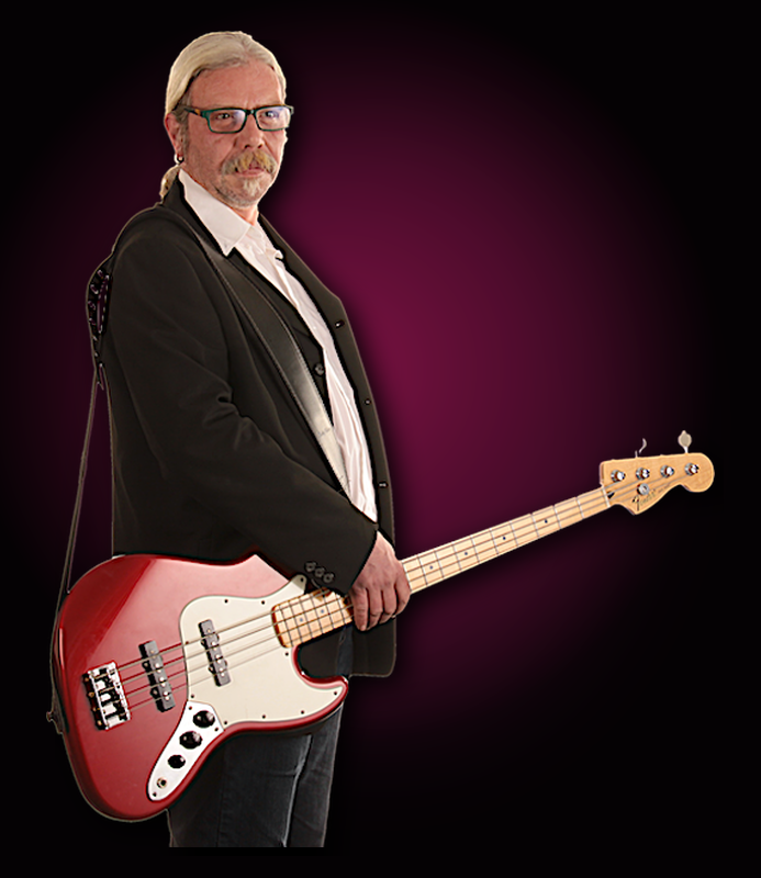 Stefan Huegle am Bass
